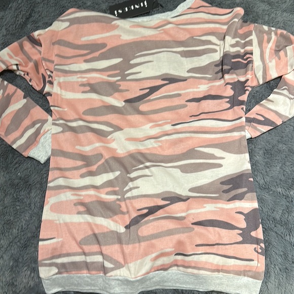 COPY - jinkesi women’s small camo long sleeve NWT - Picture 2 of 2